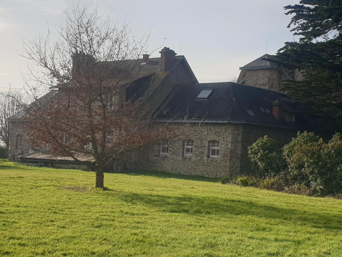 Chateau De Surville Surville  Kültér fotó